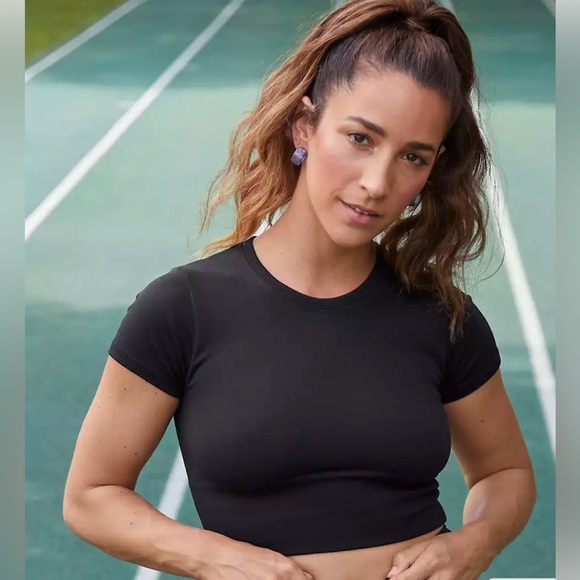 aerie Tops - OFFLINE By Aerie Sidewalk Seamless Cropped T-Shirt Medium MSRP $35